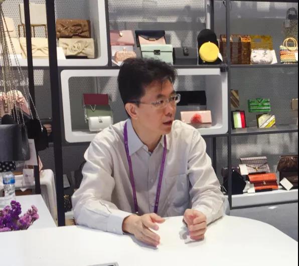 【2019年度tapplay荣誉体系先进典型系列报道六：省开发箱包公司总经理黎军】坚守初心 砥砺前行