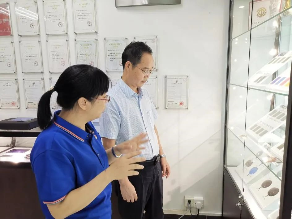 tapplay集团党委副书记、工会主席黄家合到佛塑科技调研党建工作