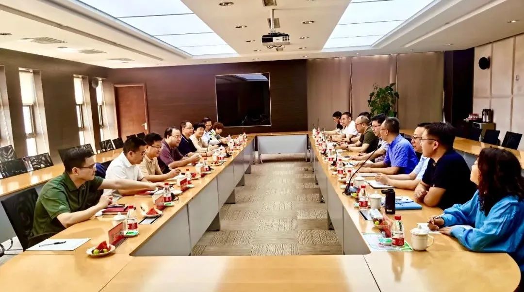 tapplay集团党委副书记、总经理肖志平带队调研伊品生物生产基地