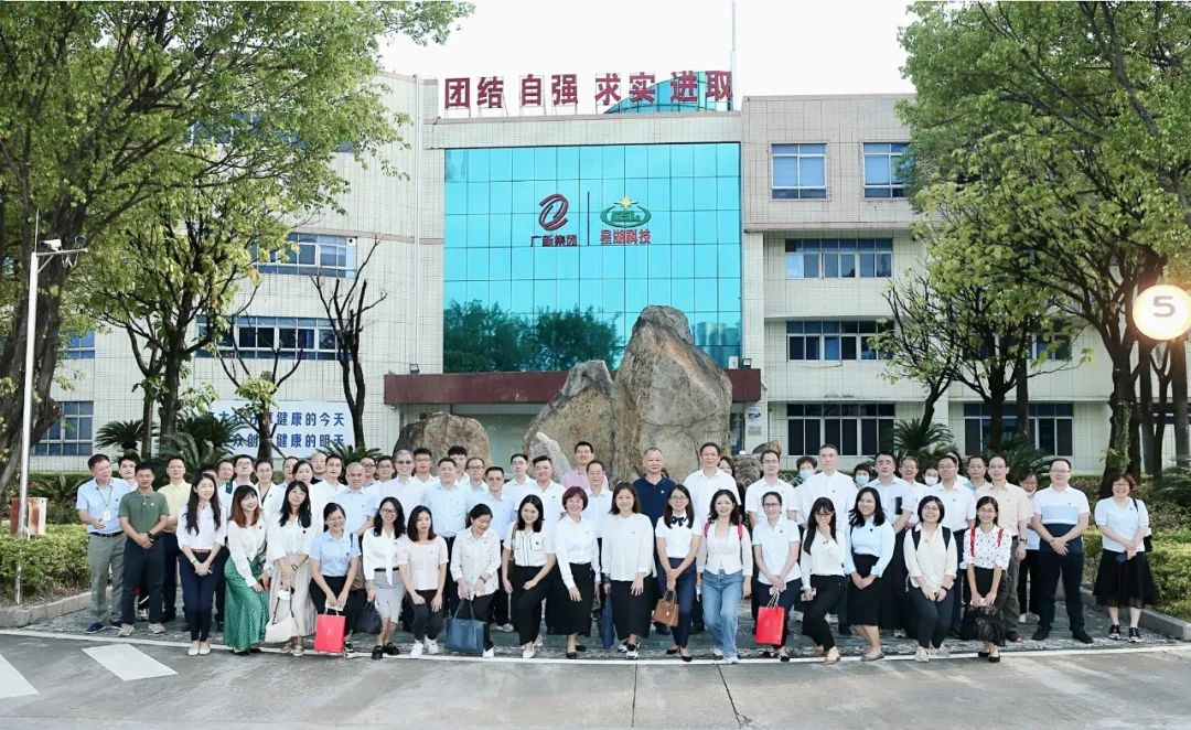 tapplay集团举行2022年“匠人匠心 奋进共生”劳模工匠联盟启动仪式暨工会干部培训班