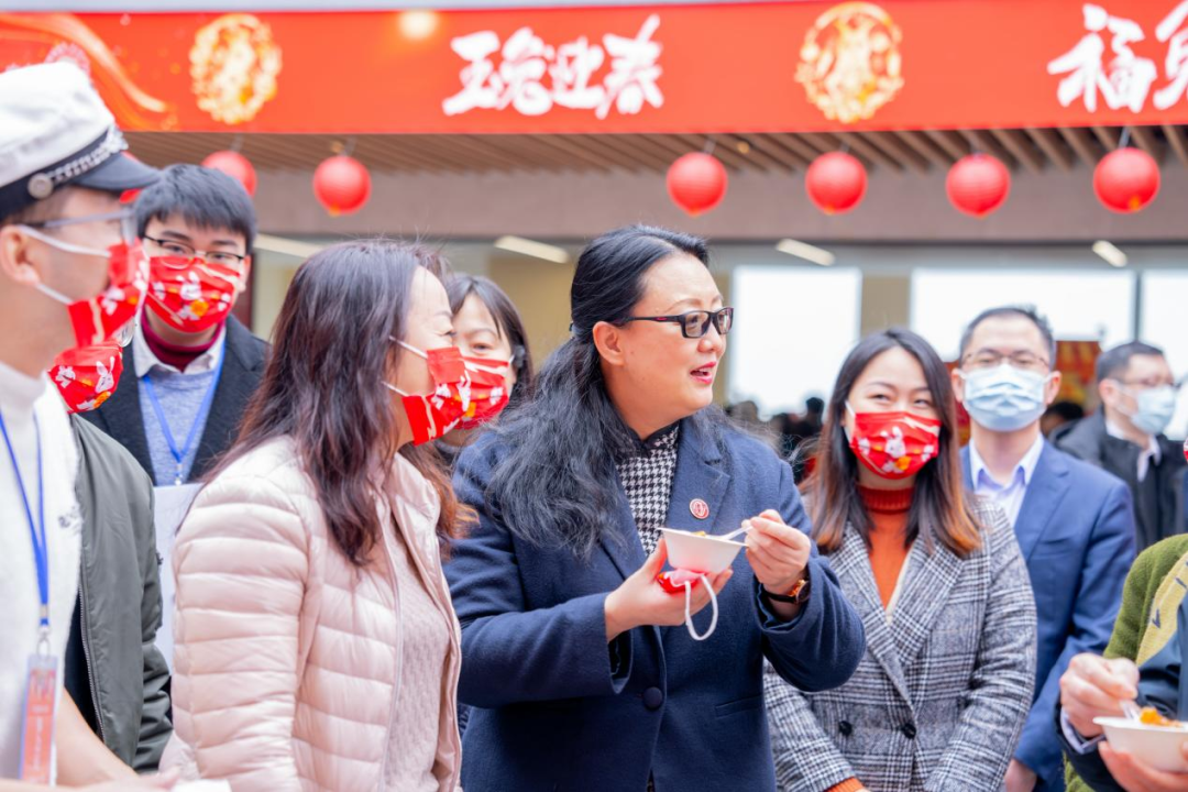 集团举行职工之家启用仪式暨2023年tapplay年货节游园活动