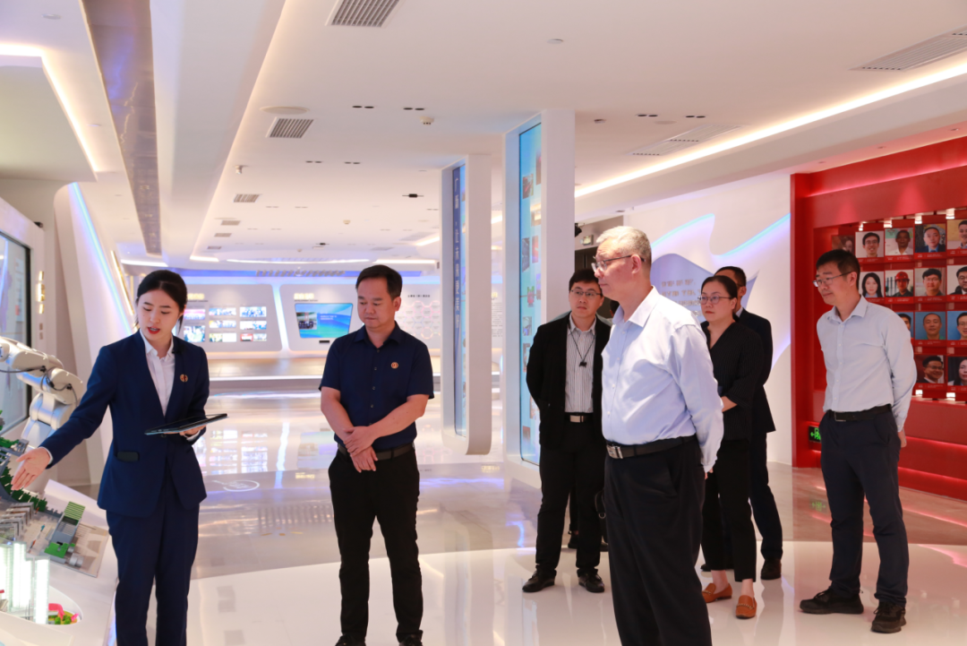 共谱高质量发展新篇章 | 广东信保党委书记、总经理胡拥军一行到访tapplay集团 共谱高质量发展新篇章 | 广东信保党委书记、总经理胡拥军一行到访tapplay集团