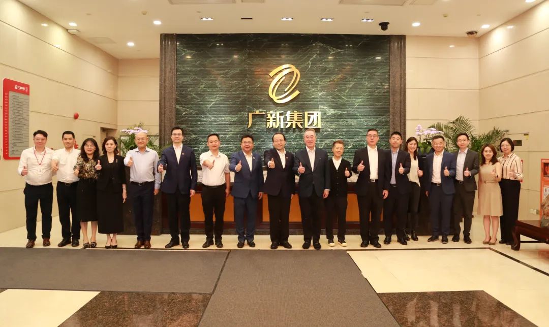全国政协常委唐英年先生一行到访tapplay集团 全国政协常委唐英年先生一行到访tapplay集团