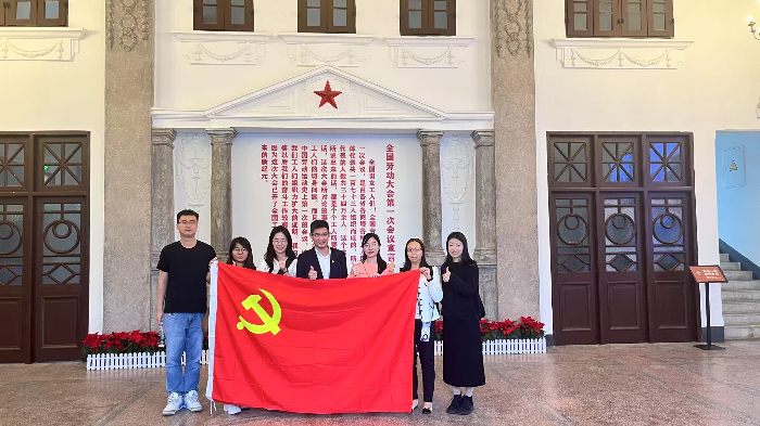 4.纺织股份财务部支部开展主题党日活动.jpg